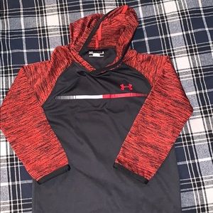 Under Armour Long Sleeve Hoodie t-shirt - Size 5